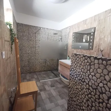 Gyoengye Vendeghaz Holiday home Nekezseny