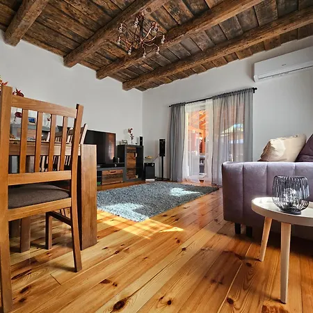 Gyoengye Vendeghaz Holiday home Nekezseny